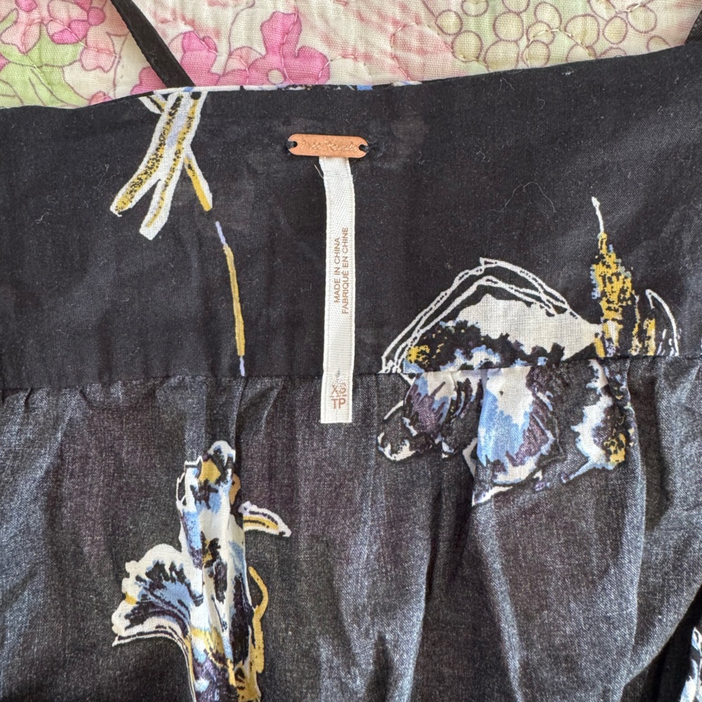 Free People Smocked Floral Black Blouse Square Neck Size XS - Picture 4 of 6